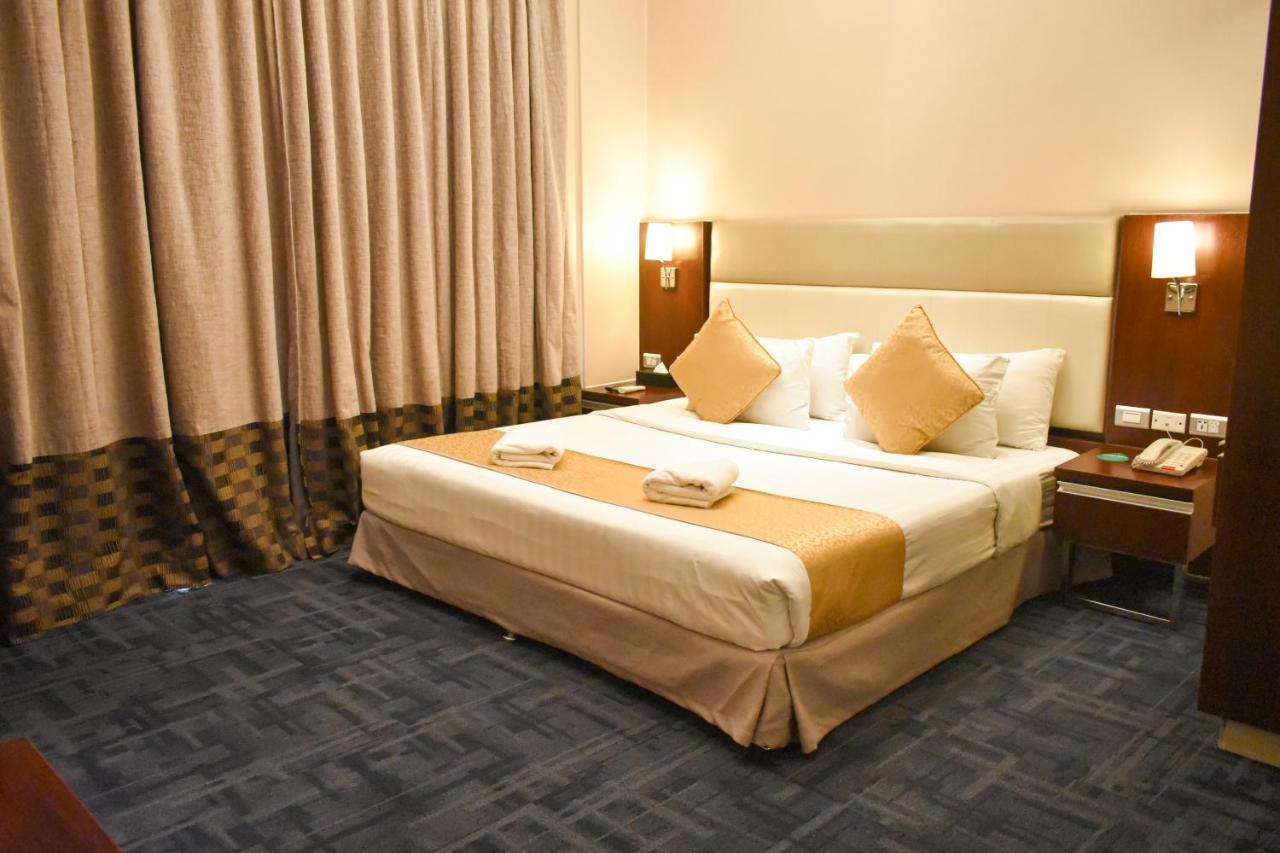 MG Grand Hotel Olongapo Exterior foto